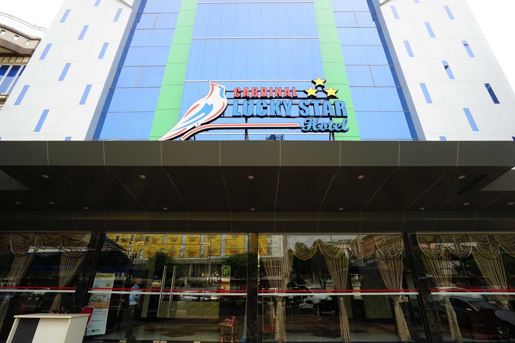 Cardinal Lucky Star Batam